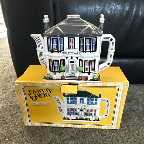 Fawlty towers novelty - novelty, building