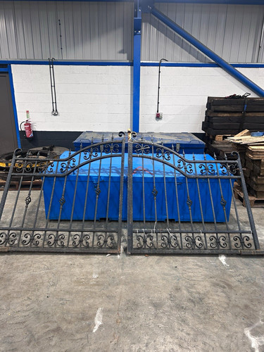 Black iron driveway gates - black,