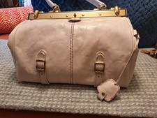 The Bridge Gladstone Limited Edition