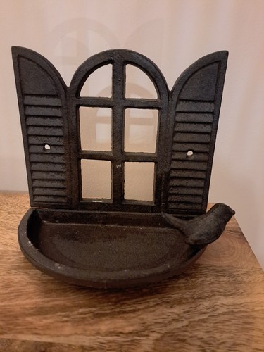 Cast iron wall hung bird - cast,