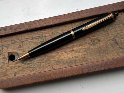 Pelikan 350 black gold - black, &