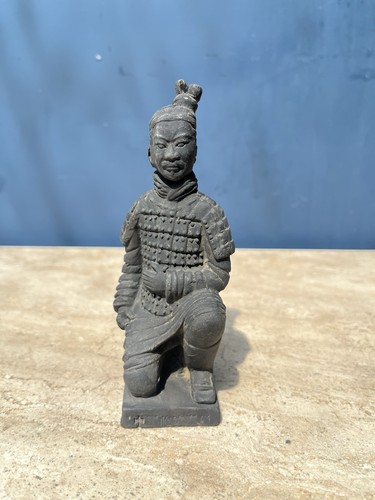 Terracotta army kneeling - terracotta,