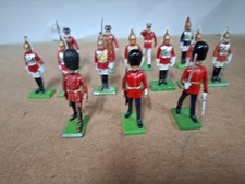 Vintage Britains Soldiers x 14