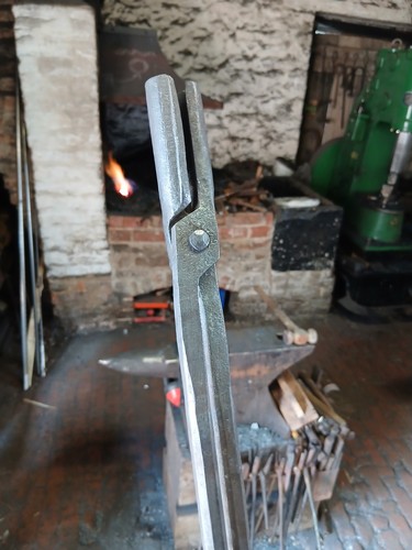 Blacksmiths hollow bit tongs - blacksmiths,