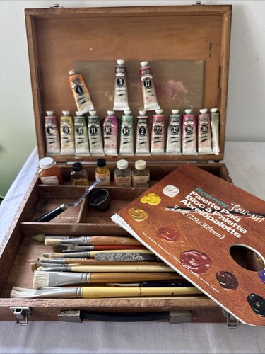 Winton oil paints wooden - in,