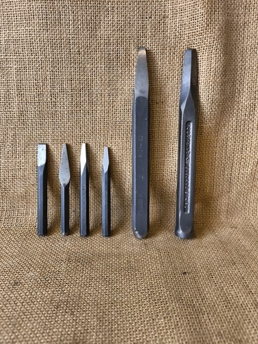 Clay footprint cold - cold, chisels