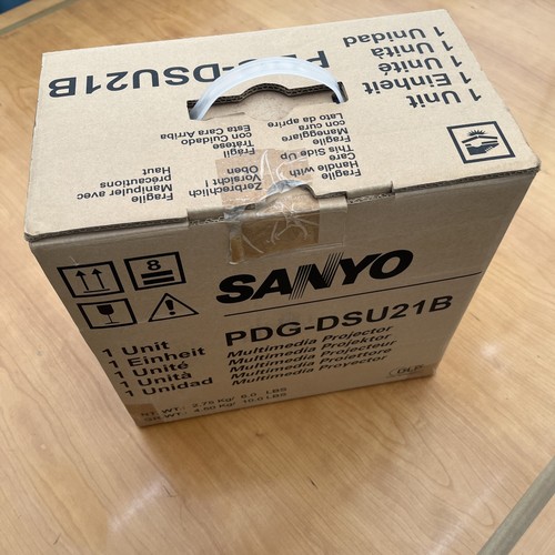 Sanyo multimedia projector - sanyo,