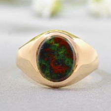 Vintage 1970s Small Bloodstone 9ct Yellow Gold Signet Ring