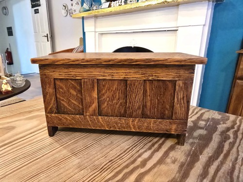 Vintage oak wooden chest - ,