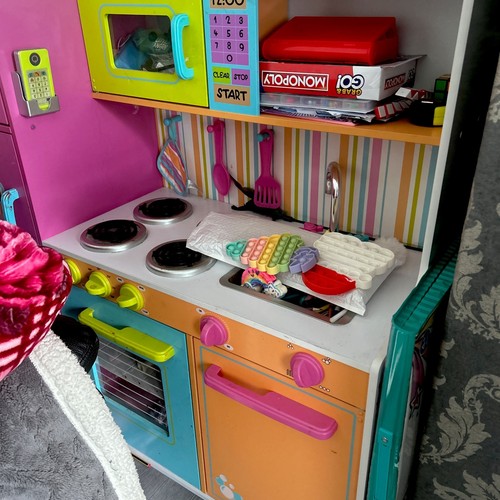 Kidkraft play kitchen - play,