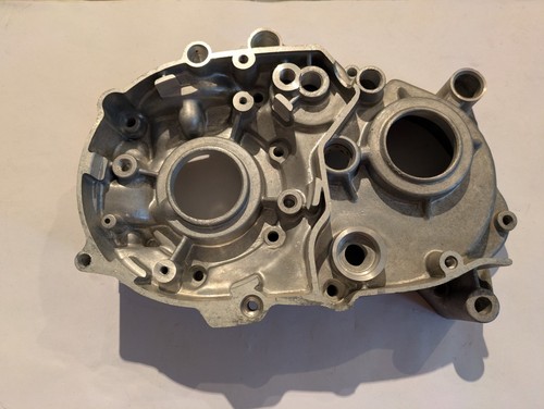 Genuine yamaha left crankcase - yamaha,