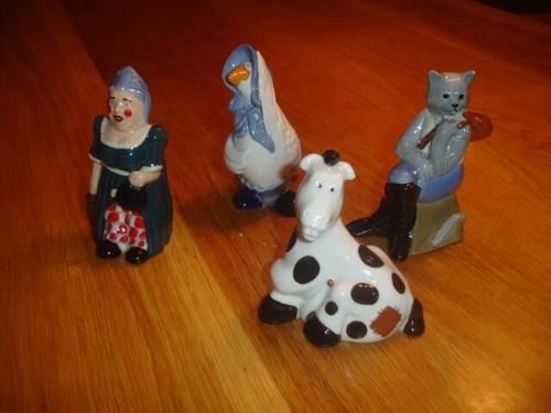 Wade pantomime figurines - wade,