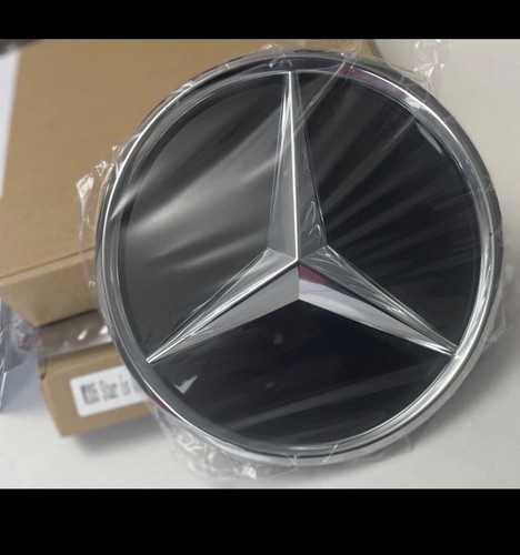 Front grille star badge emblem - front,