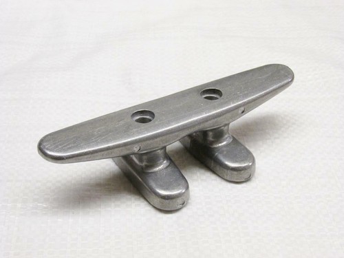 Hole open base cleat - hole,