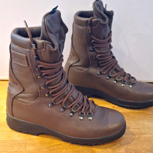 Alt berg field - , brown