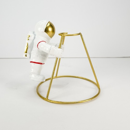 Astronaut figurine gold - gold, helmet