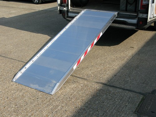 Heavy duty van - ramp, wide