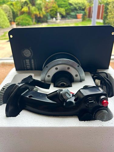 Thrustmaster hotas warthog - thrustmaster,