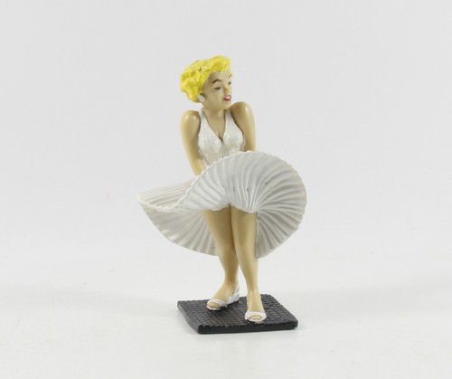 Marilyn monroe figure - ===,