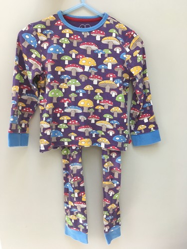 Little bird mushroom pyjamas - bird,
