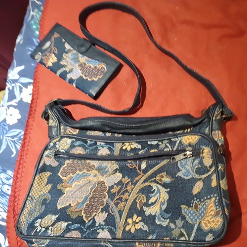 Navy floral carpet bag - navy,