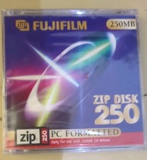 FUJIFILM 250 MB PC FORMATTED IOMEGA ZiP DISK DRIVE CARTRIDGE