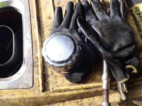 Hydraulic oil tank cap and - tank,