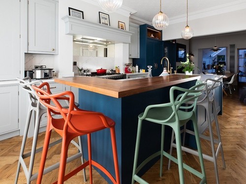 Master style cafe kitchen - 4x,