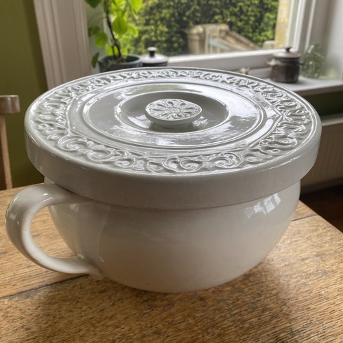 Plain white ivory chamber - plain,