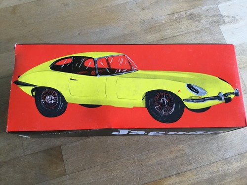 Vintage jaguar type tin toy - jaguar, e-type