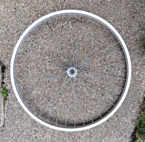 Alloy front mountain bike - 24",