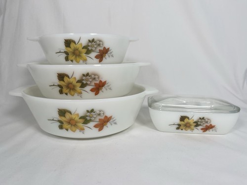 Pyrex casserole dish - x, &