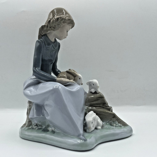 Nao lladro young - by, with