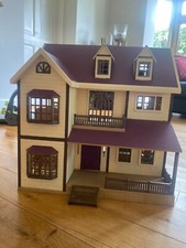 Sylvanians Doll House Used but in Great Condition with Furniture 