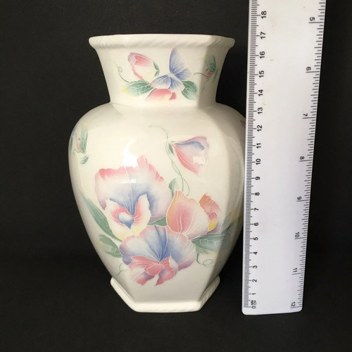 Aynsley little sweetheart vase - aynsley,