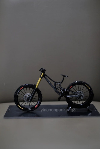 Santa cruz v10 bike model - bike,