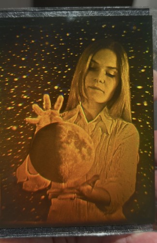True laser hologram a - , 3d