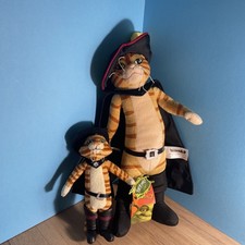 Puss In Boots 16” Universal