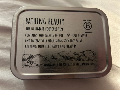 Bathing beauty foot - bathing, tin