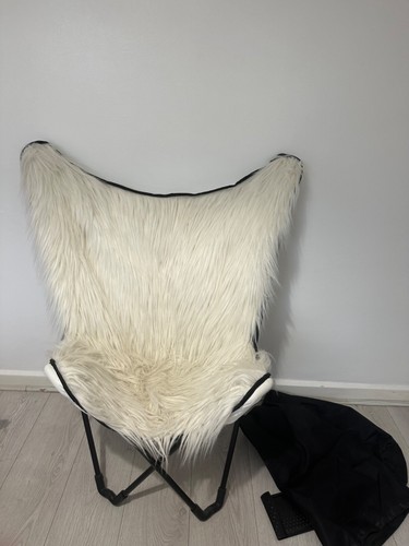 White fluffy chair - white,