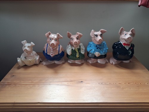 Full set wade natwest pigs - 5,