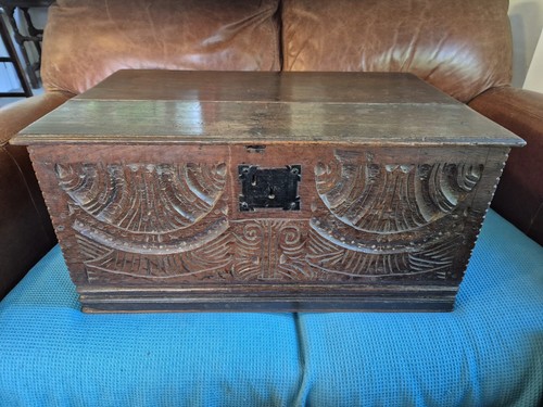 Antique oak carved bible - , box