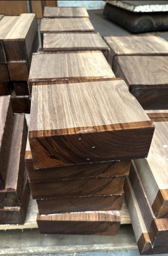 Walnut x 2 - x,