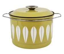 Large Catherine Holm Norway Lotus Cooking Pot In Avocado 1960s Retro