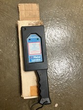 C Scope Metal Locator Wall