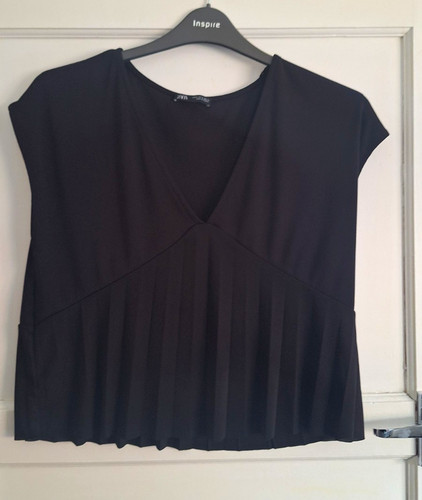 Zara black solid neck short - zara,