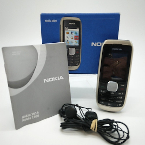 Silver grey nokia 1800 - nokia, mobile