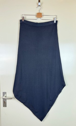 Ischiko oska asymmetric hem - asymmetric,