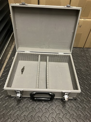 Case - dj, cd