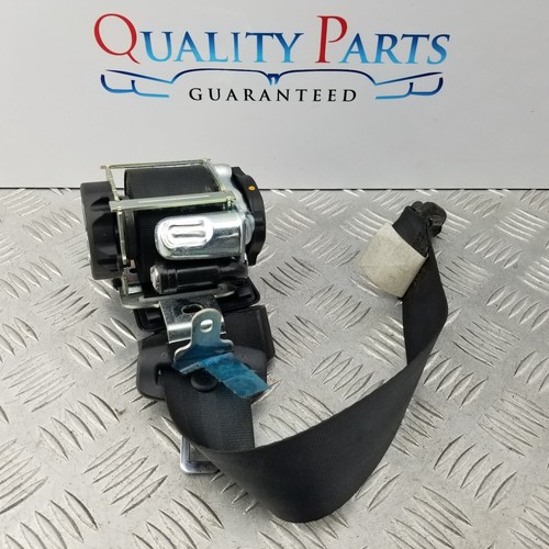Toyota avensis seat belt rear - avensis,